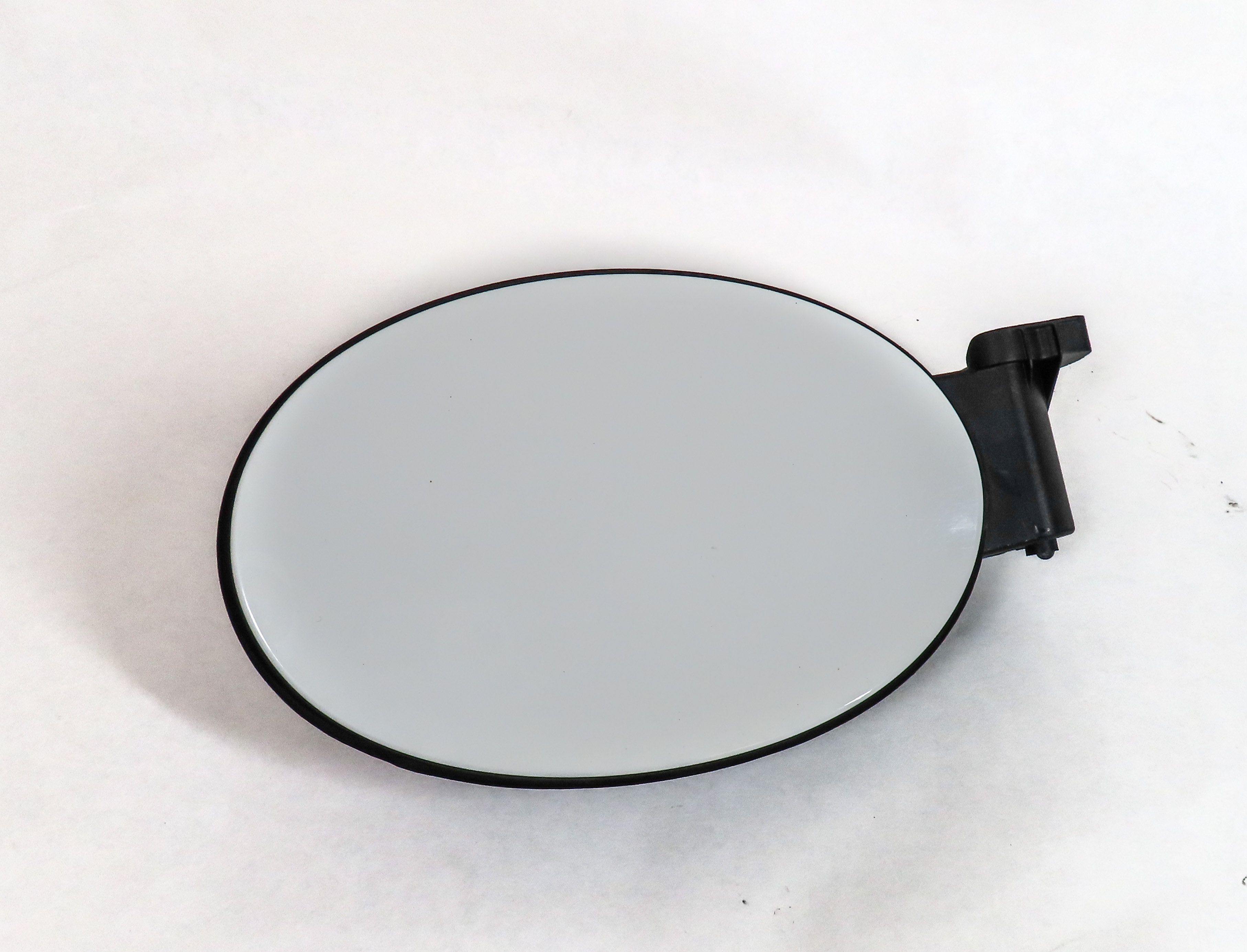 07-12 MERCEDES GL320 GL350 GL450 GL550 FUEL DOOR w/HOUSING & CAP (WHITE) — exact item pictured